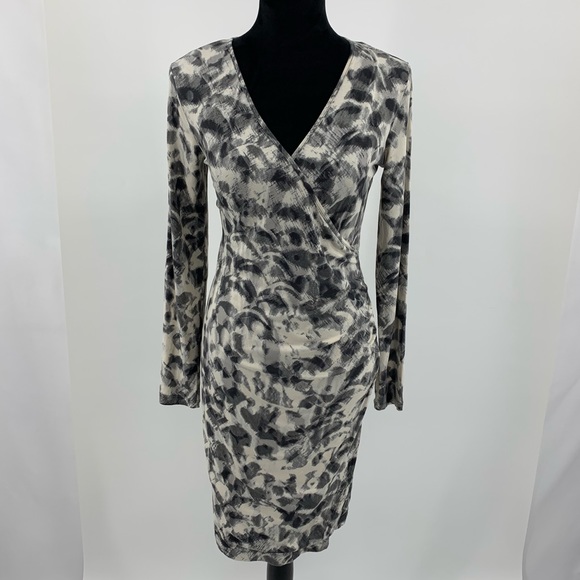 Banana Republic Dresses & Skirts - Banana Republic Stretch Gray Animal Print Dress